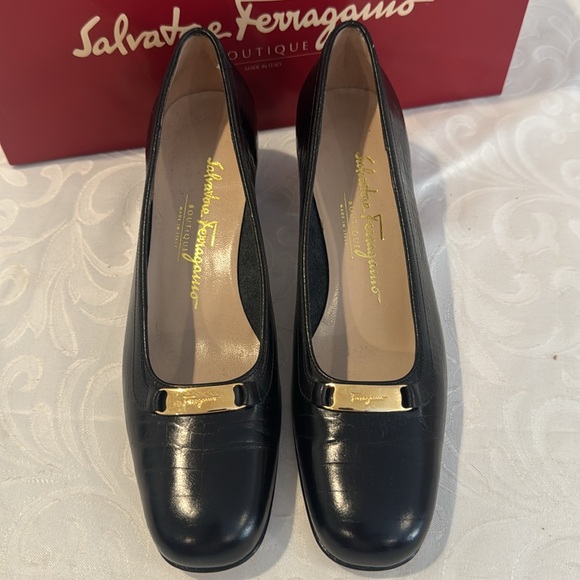 Ladies Ferragamo Black Heels. Ladies 7AA - Picture 2 of 11